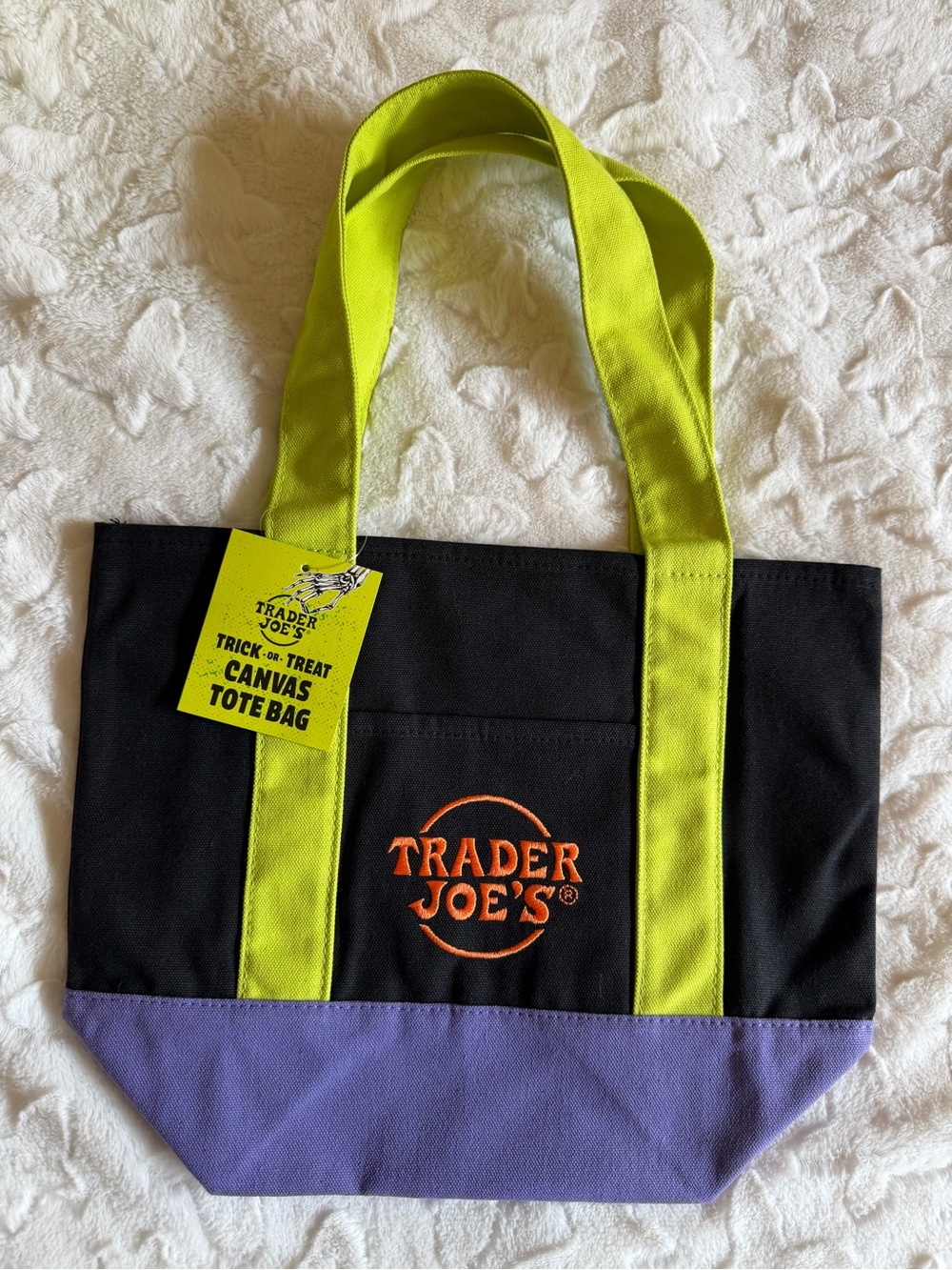 🖤🎃 NEW WITH TAG – Trader Joe’s Halloween Mini Tote! 🧡💚💜 RARE TO FIND - Picture 4 of 6